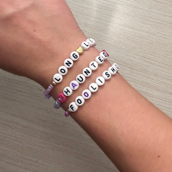 3 speak now Taylor swift friendship bracelets - Picture 2 of 2